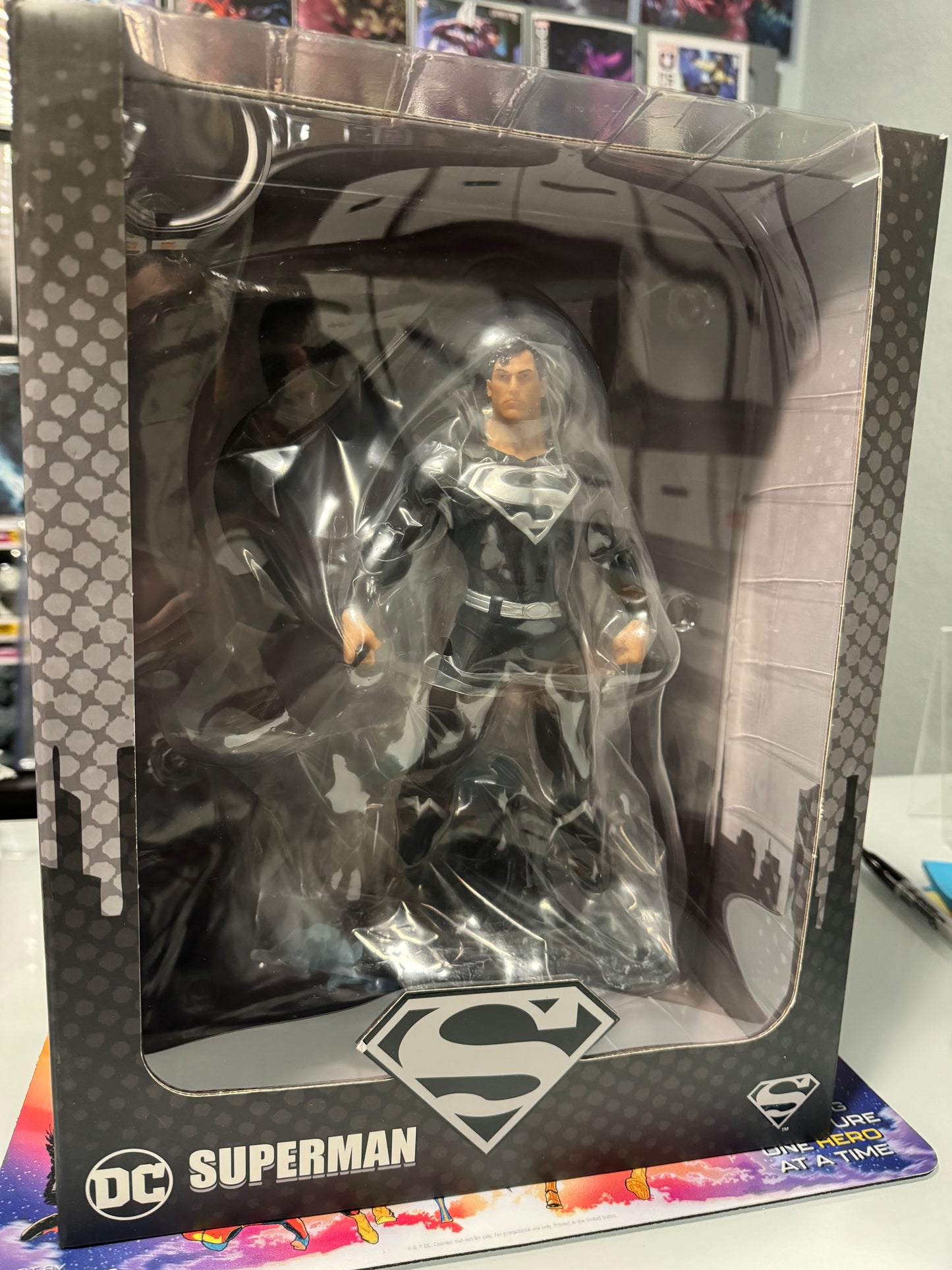 DC Heroes Superman Black & Silver Previews Exclusive PVC 1:8 Statue